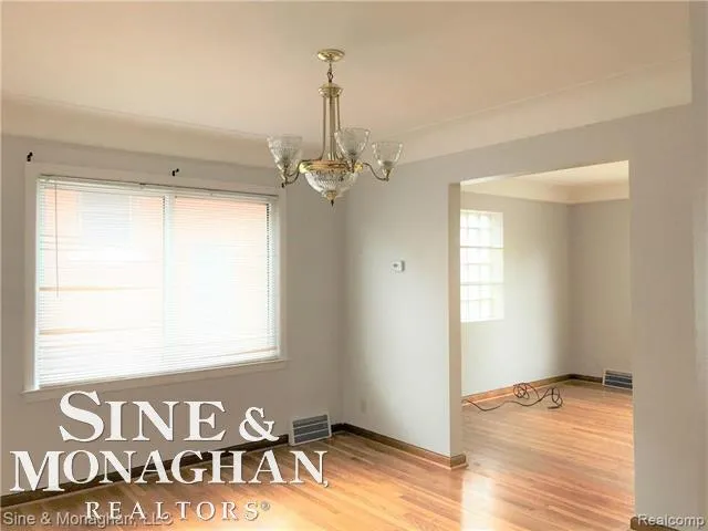1351 Somerset Avenue Grosse Pointe Park City, MI 48230