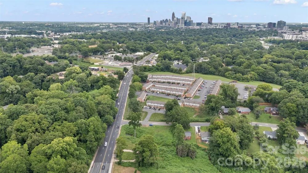 1813 West Boulevard Charlotte, NC 28208