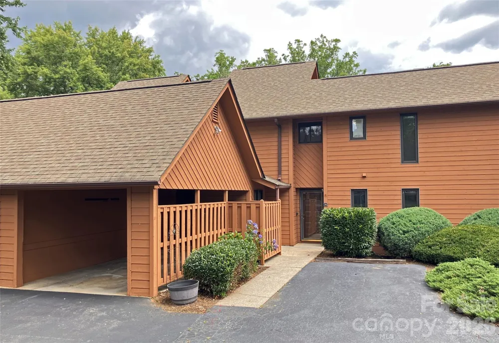 25 Village Drive Asheville, NC 28803