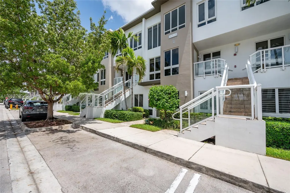 10265 NW 63rd Ter #204 Doral, FL 33178