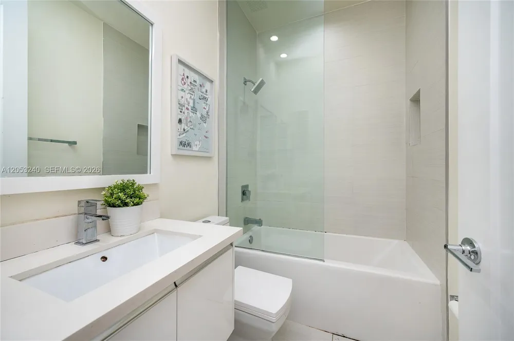 10265 NW 63rd Ter #204 Doral, FL 33178