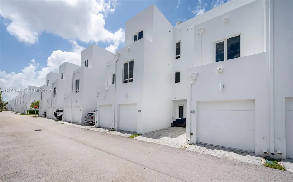 10265 NW 63rd Ter #204 Doral, FL 33178