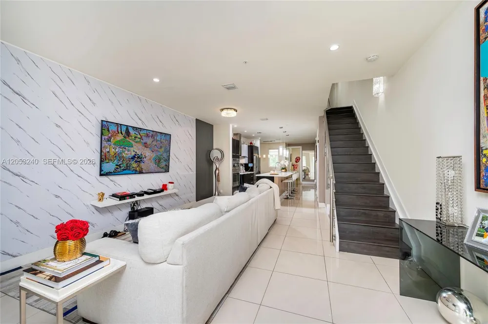 10265 NW 63rd Ter #204 Doral, FL 33178