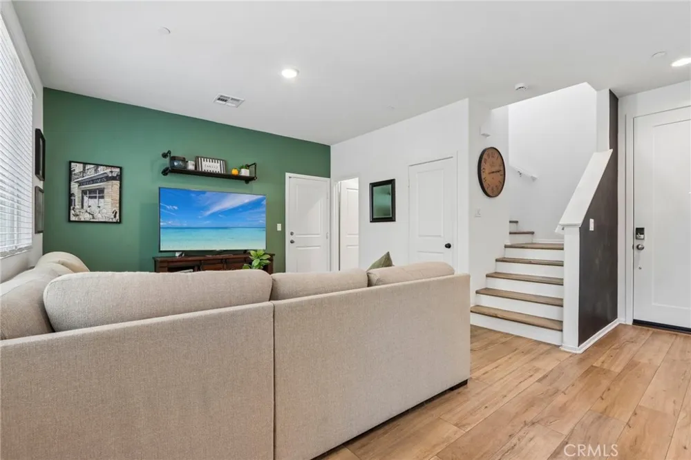 29346 Bovenzi Winchester, CA 92596