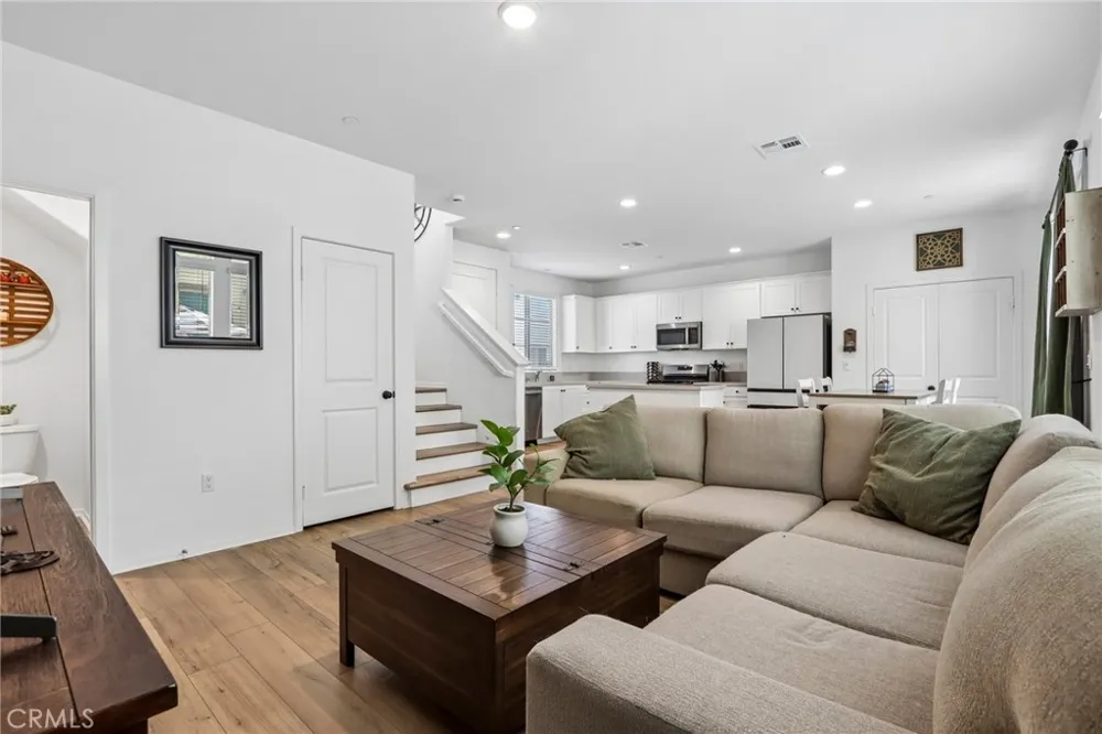 29346 Bovenzi Winchester, CA 92596