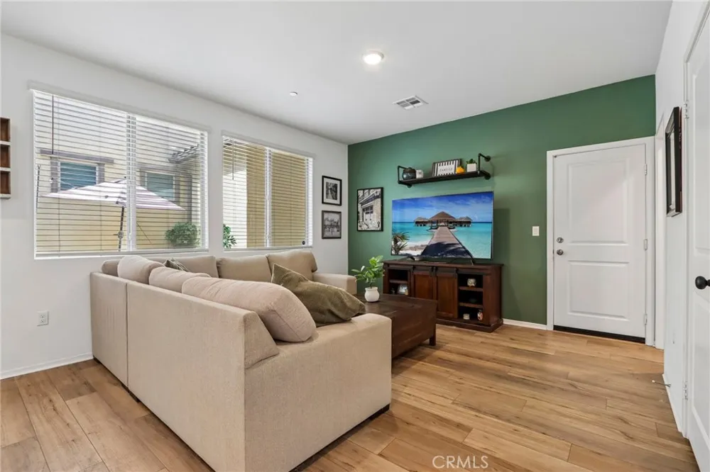 29346 Bovenzi Winchester, CA 92596