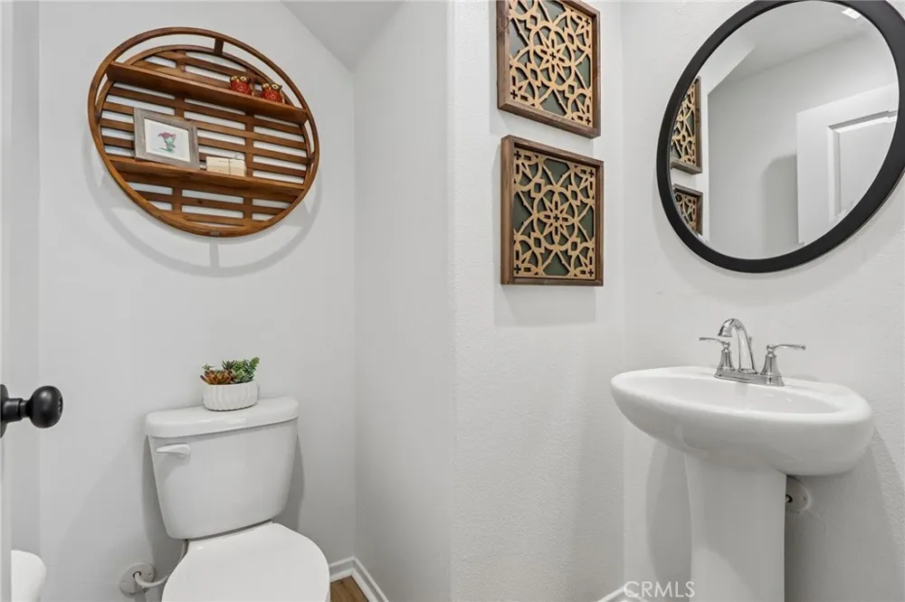 29346 Bovenzi Winchester, CA 92596
