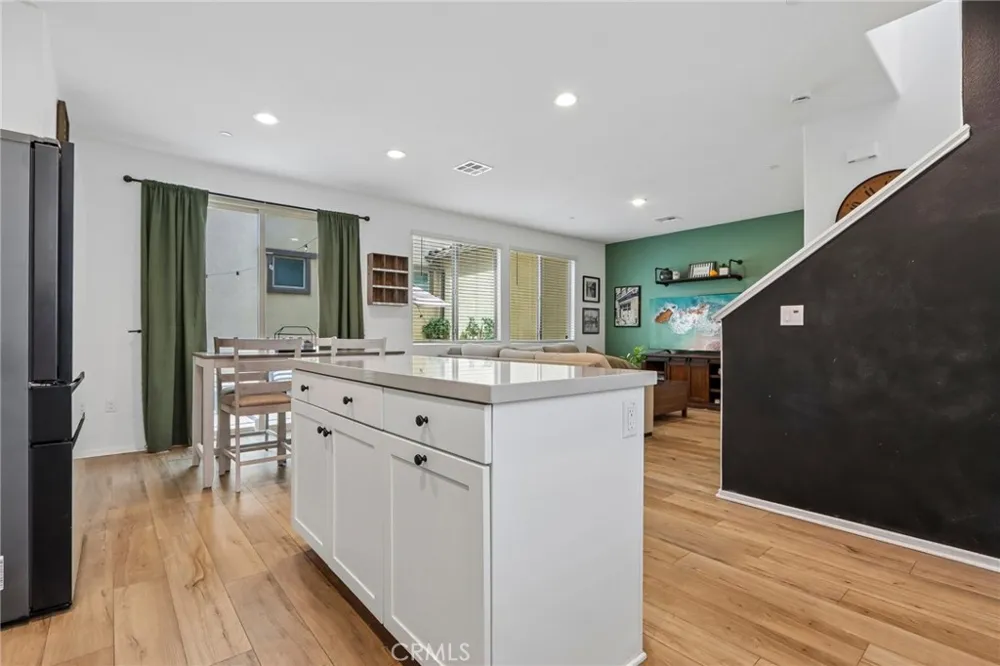 29346 Bovenzi Winchester, CA 92596
