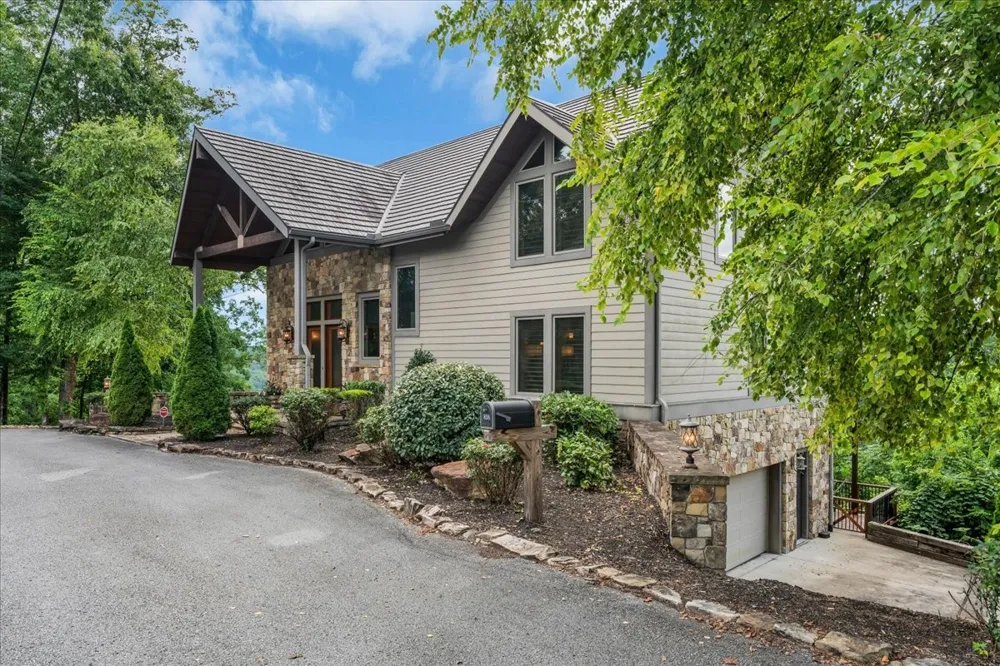 858 Harbor Green Pl Sparta, TN 38583