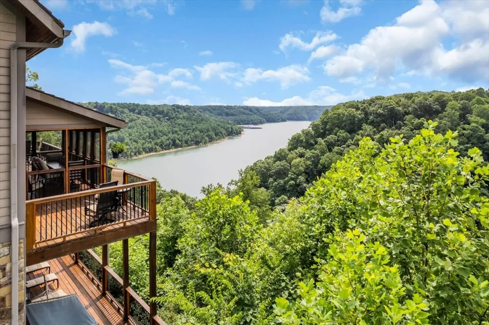 858 Harbor Green Pl Sparta, TN 38583