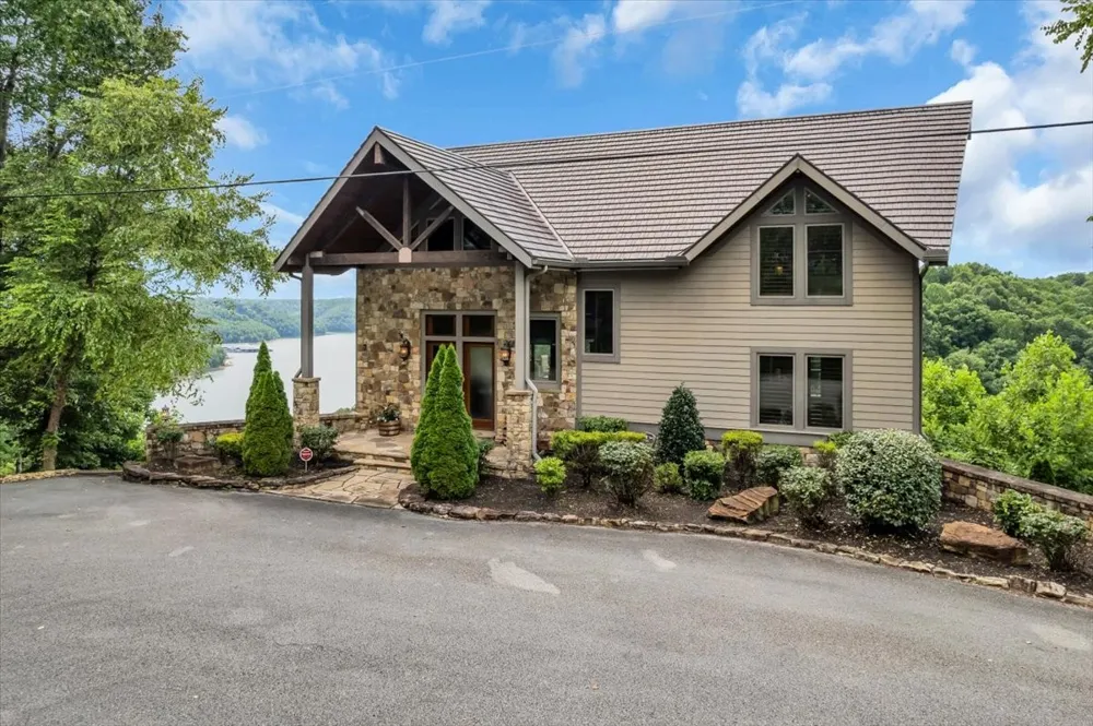 858 Harbor Green Pl Sparta, TN 38583