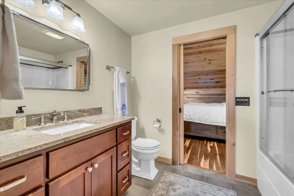 858 Harbor Green Pl Sparta, TN 38583