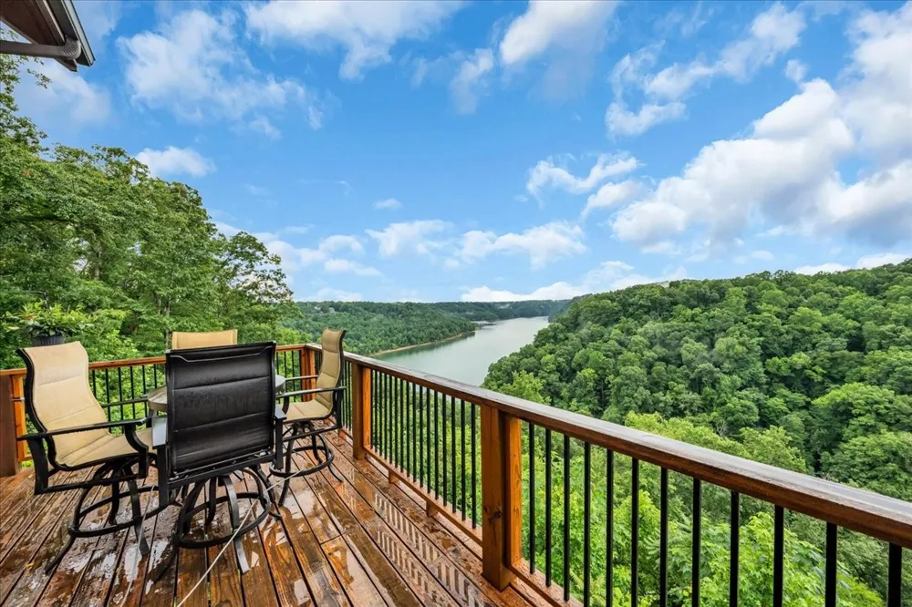 858 Harbor Green Pl Sparta, TN 38583
