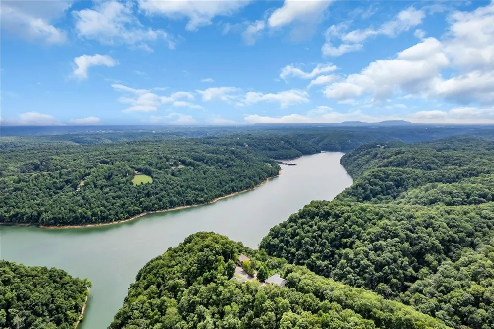 858 Harbor Green Pl Sparta, TN 38583