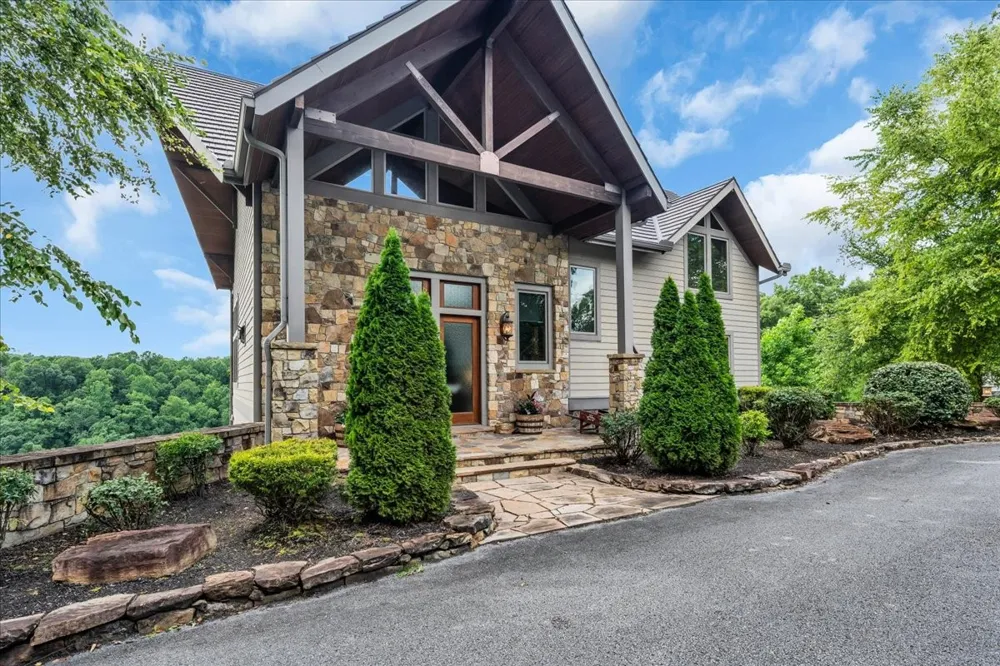 858 Harbor Green Pl Sparta, TN 38583