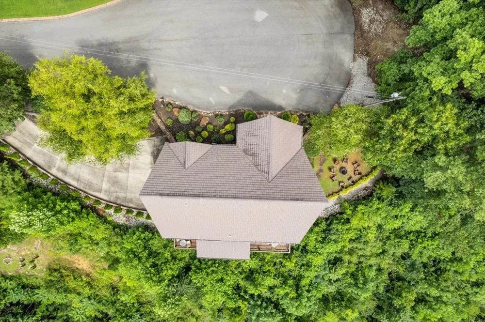858 Harbor Green Pl Sparta, TN 38583