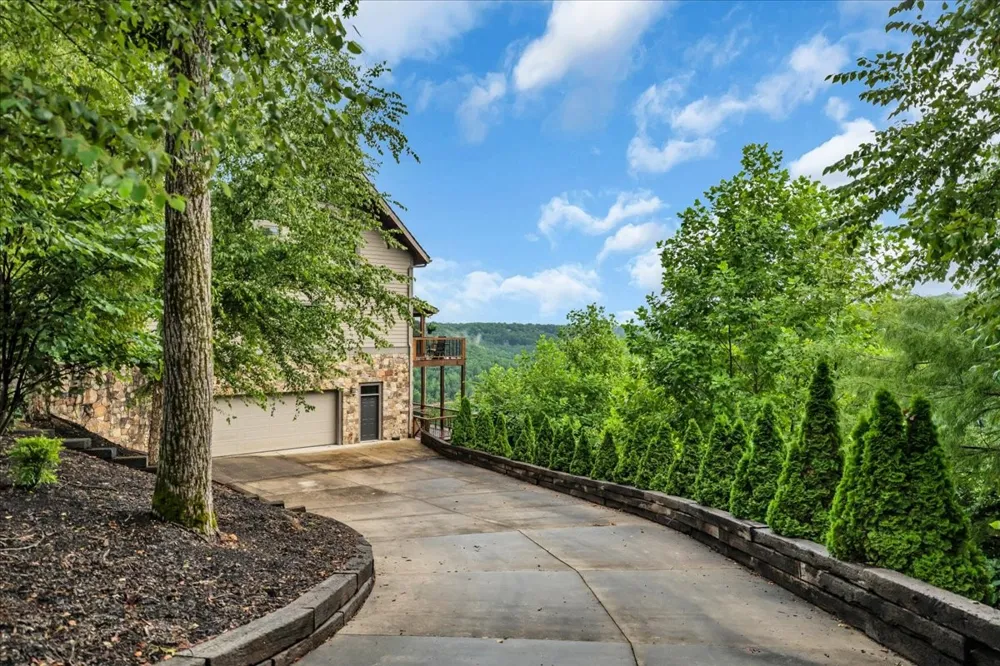 858 Harbor Green Pl Sparta, TN 38583