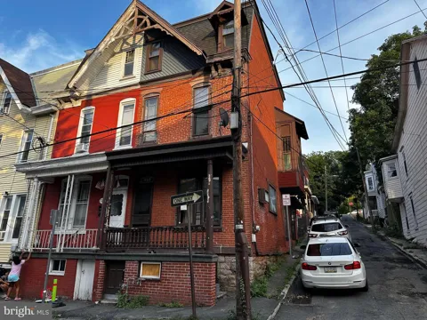 729 W NORWEGIAN STREET