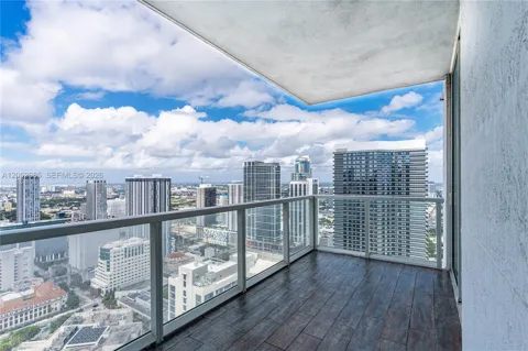 244 Biscayne Blvd #4708