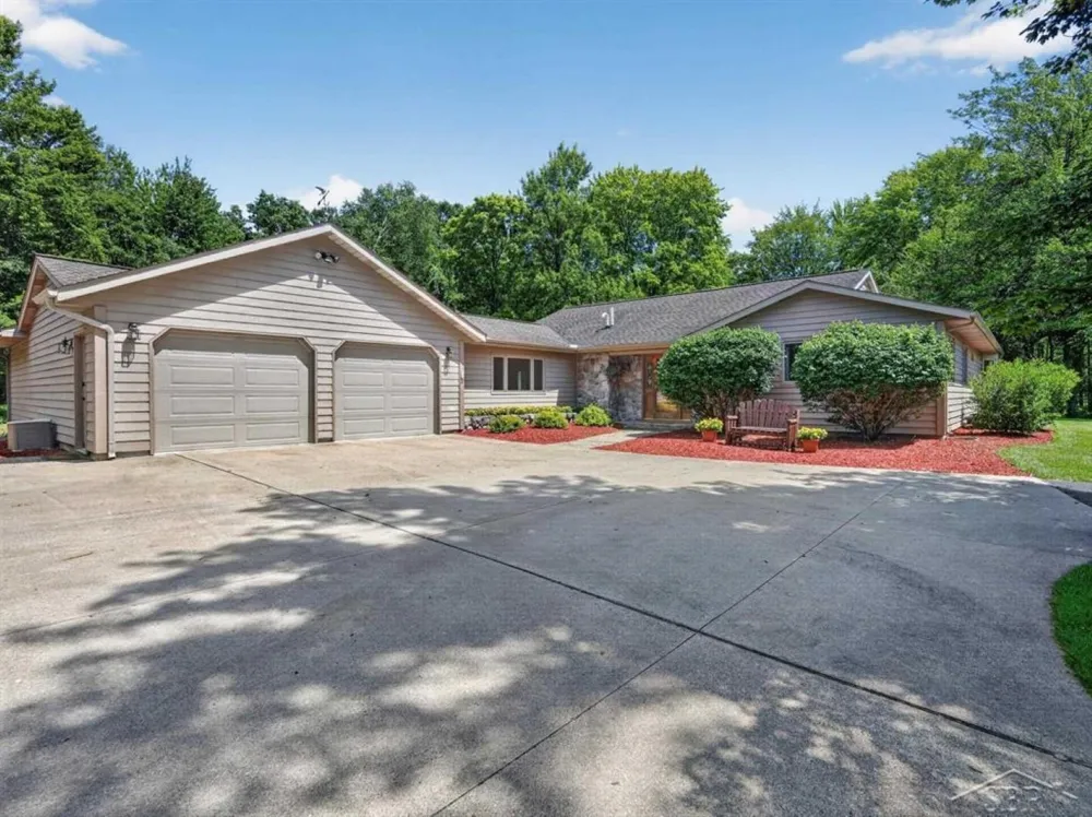 457 E Mier Road Lincoln Township, MI 48657