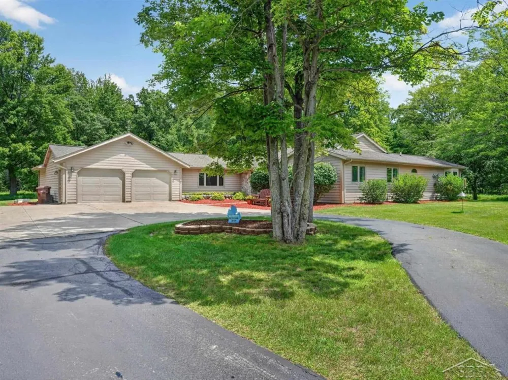 457 E Mier Road Lincoln Township, MI 48657