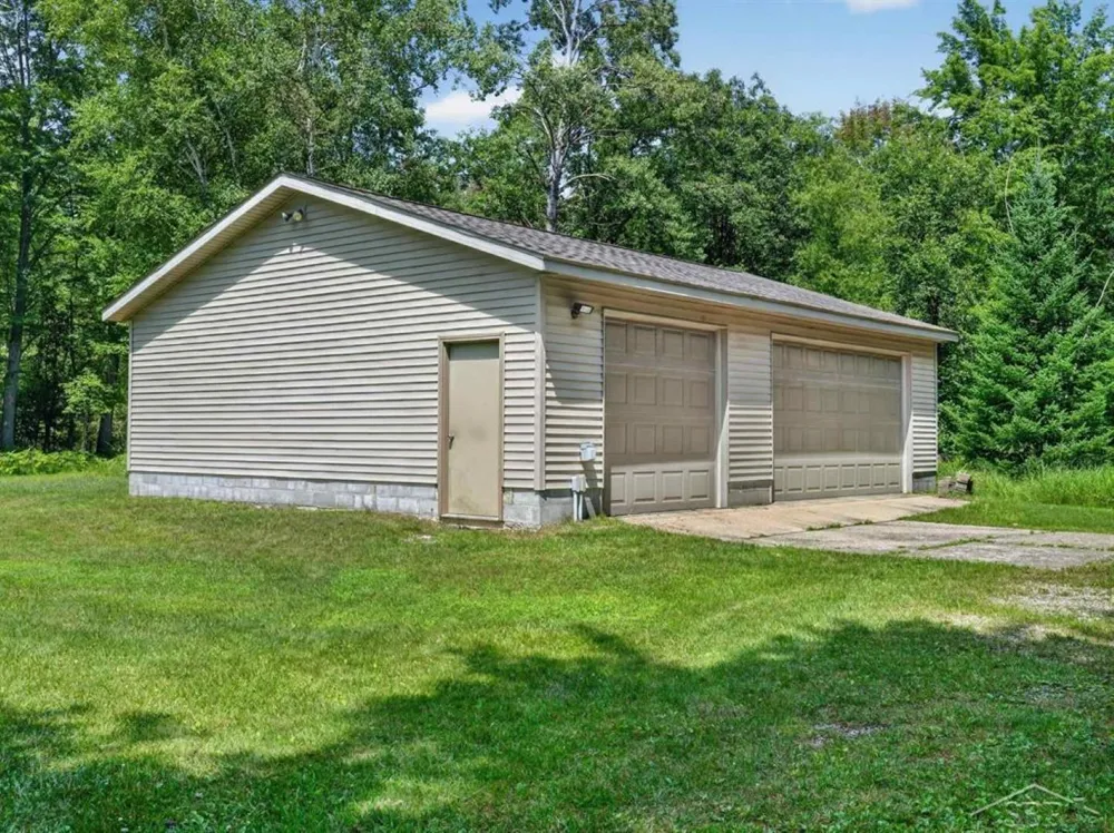 457 E Mier Road Lincoln Township, MI 48657