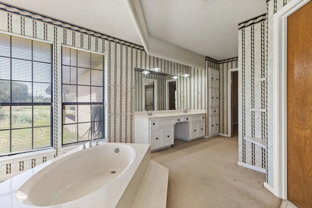 12409 Lowden Lane Manchaca, TX 78652