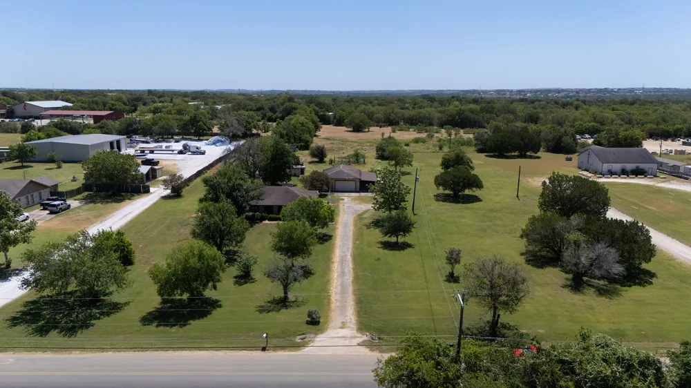 12409 Lowden Lane Manchaca, TX 78652