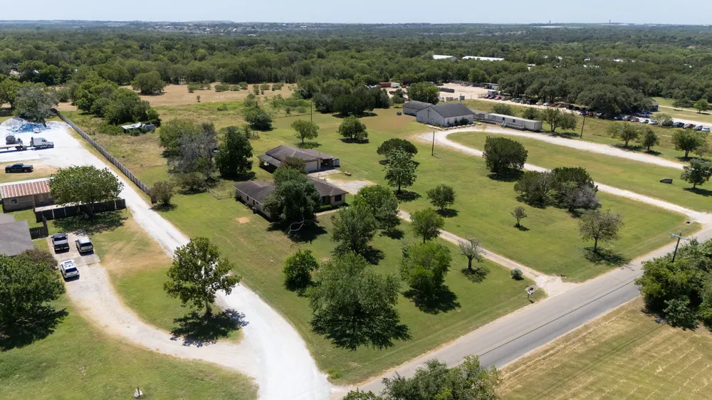12409 Lowden Lane Manchaca, TX 78652