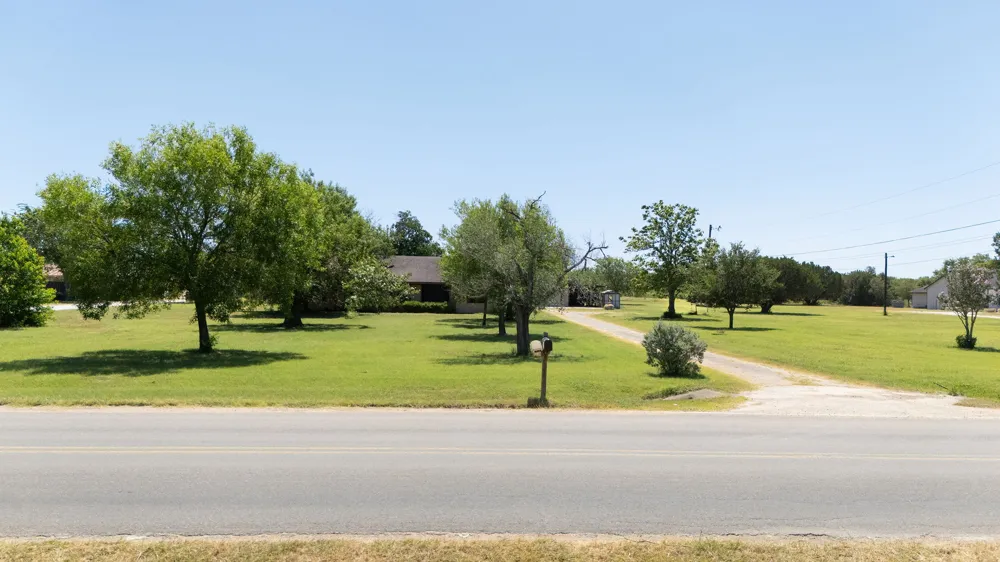 12409 Lowden Lane Manchaca, TX 78652