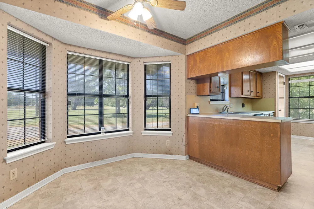 12409 Lowden Lane Manchaca, TX 78652