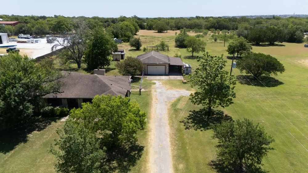 12409 Lowden Lane Manchaca, TX 78652