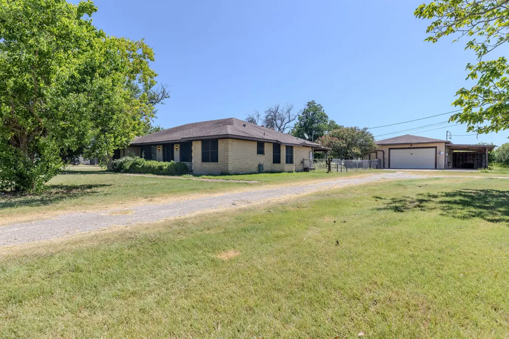 12409 Lowden Lane Manchaca, TX 78652