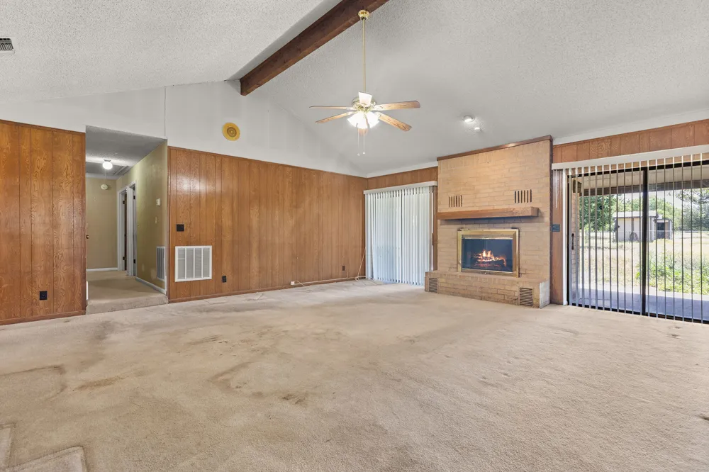 12409 Lowden Lane Manchaca, TX 78652