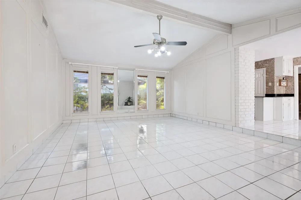 6101 Circleview Drive Haltom City, TX 76180