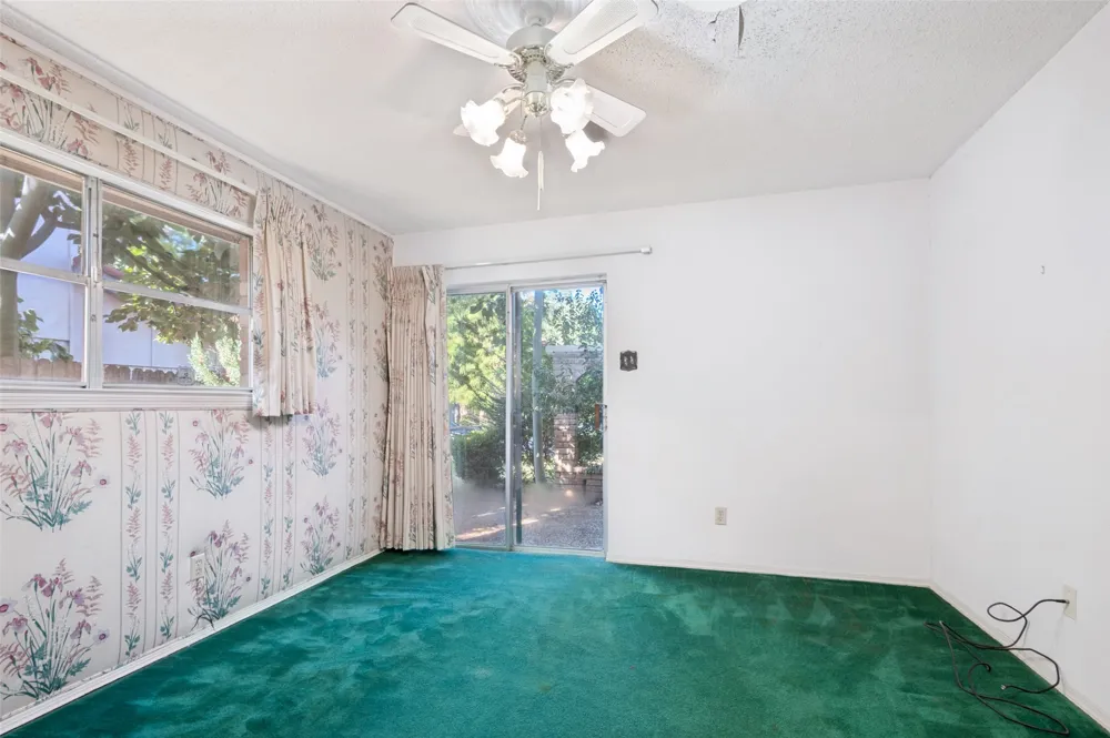 6101 Circleview Drive Haltom City, TX 76180