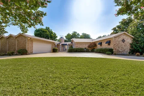 6101 Circleview Drive