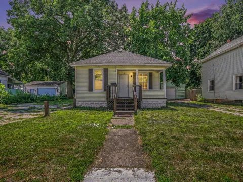 837 W Southern Avenue