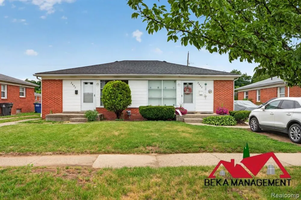 2492 Ackley Avenue Westland City, MI 48186