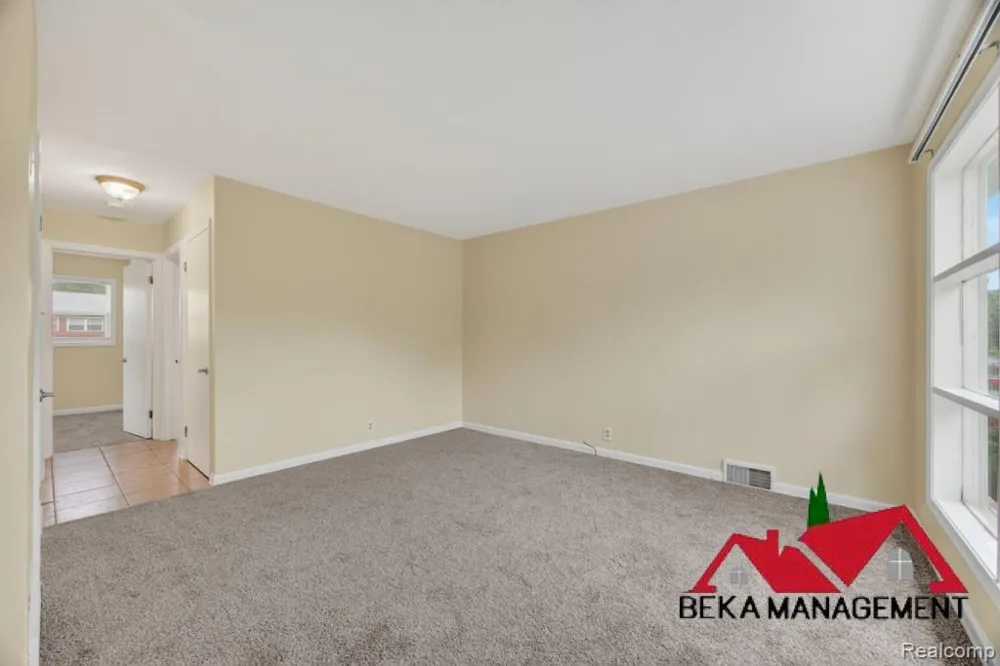 2492 Ackley Avenue Westland City, MI 48186