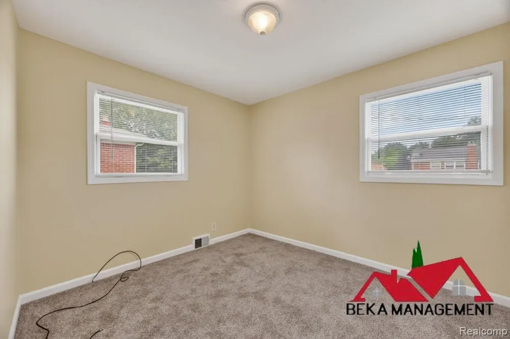 2492 Ackley Avenue Westland City, MI 48186