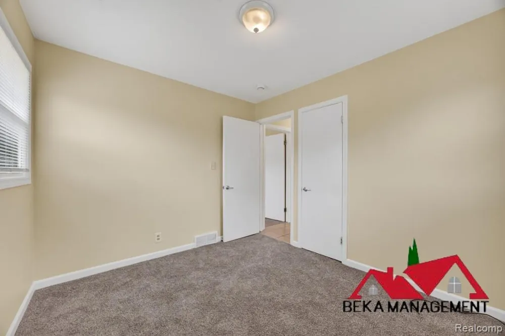 2492 Ackley Avenue Westland City, MI 48186