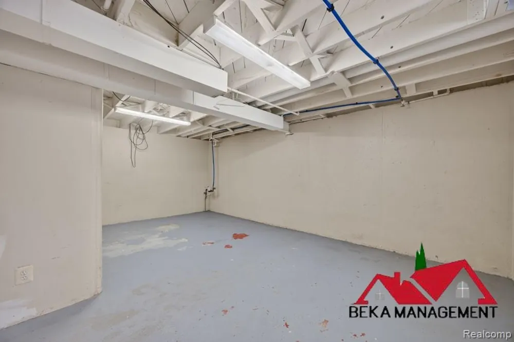2492 Ackley Avenue Westland City, MI 48186