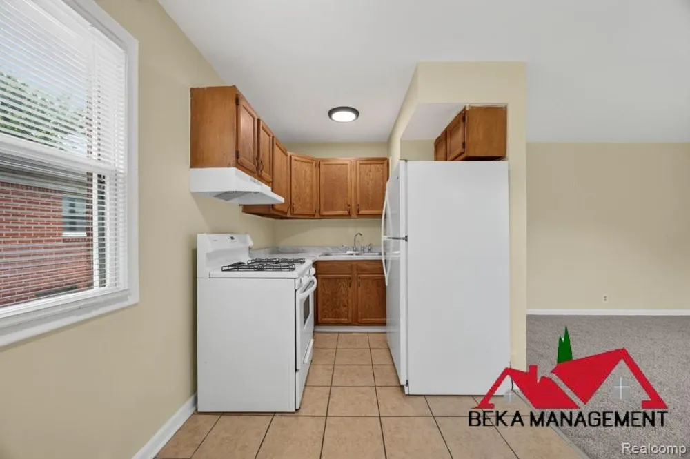 2492 Ackley Avenue Westland City, MI 48186