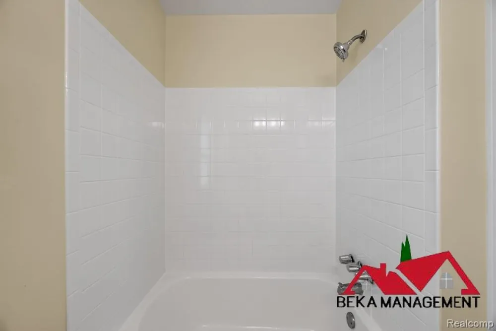 2492 Ackley Avenue Westland City, MI 48186