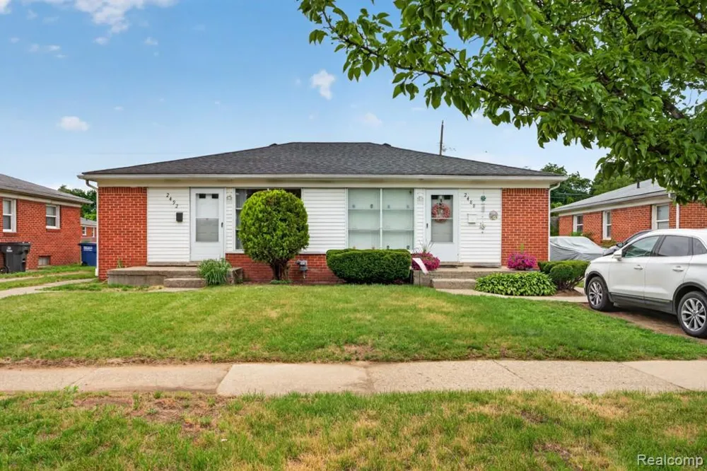 2492 Ackley Avenue Westland City, MI 48186