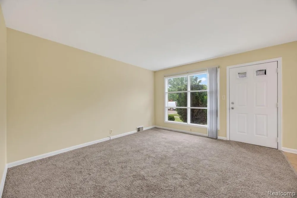 2492 Ackley Avenue Westland City, MI 48186