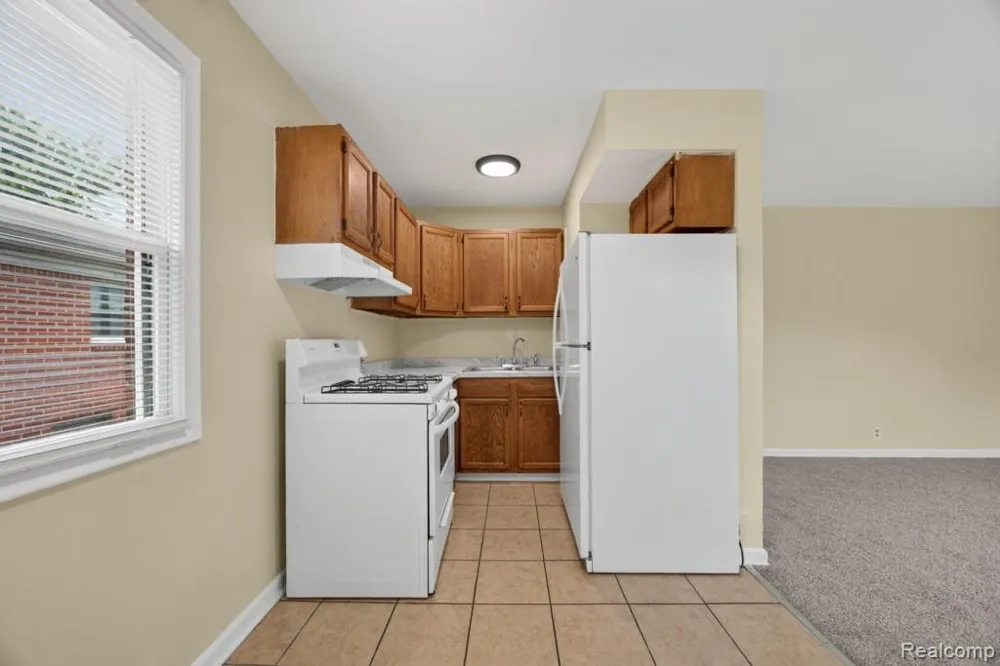 2492 Ackley Avenue Westland City, MI 48186