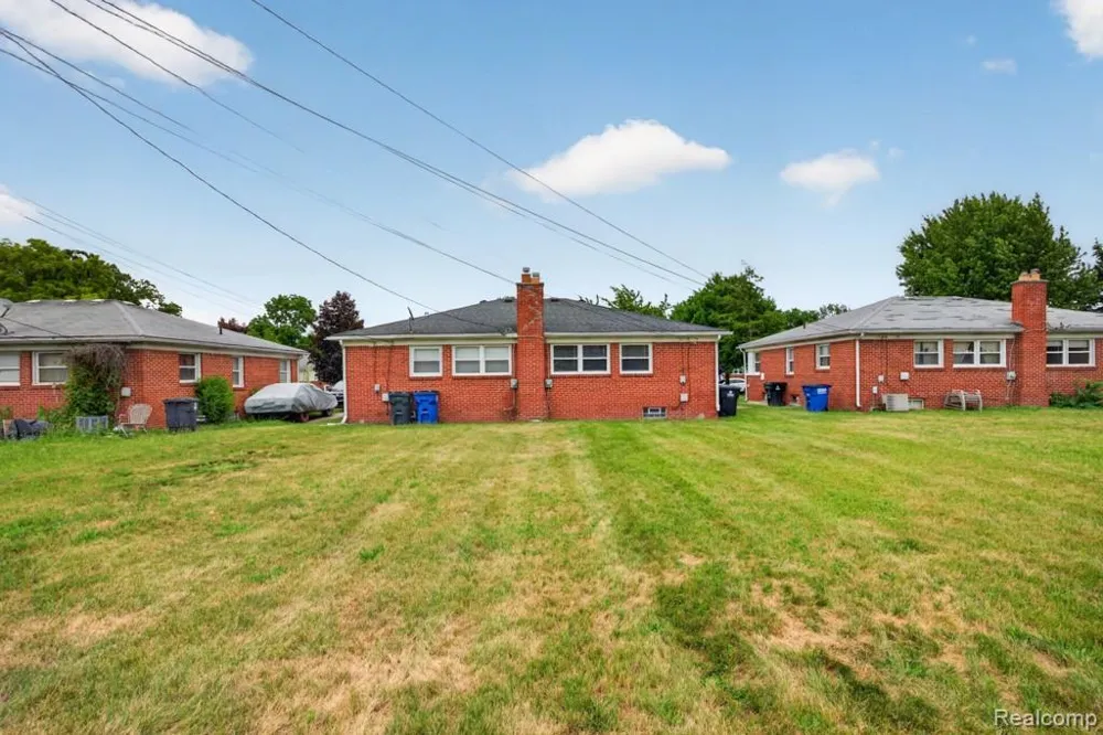 2492 Ackley Avenue Westland City, MI 48186