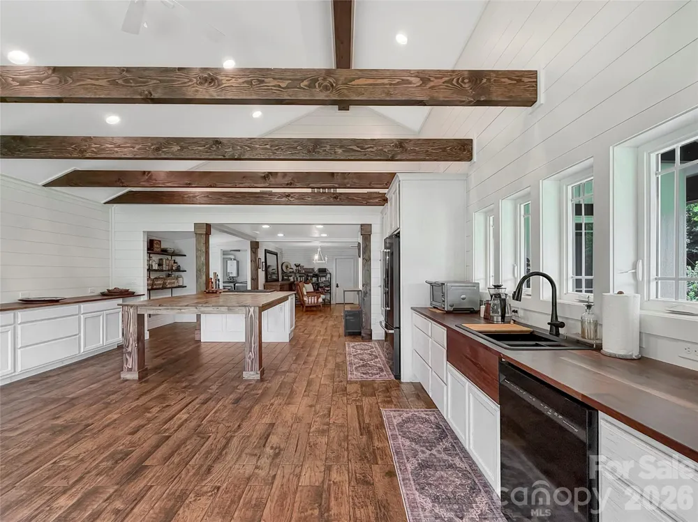 419 Fletcher Branch Road Vilas, NC 28692